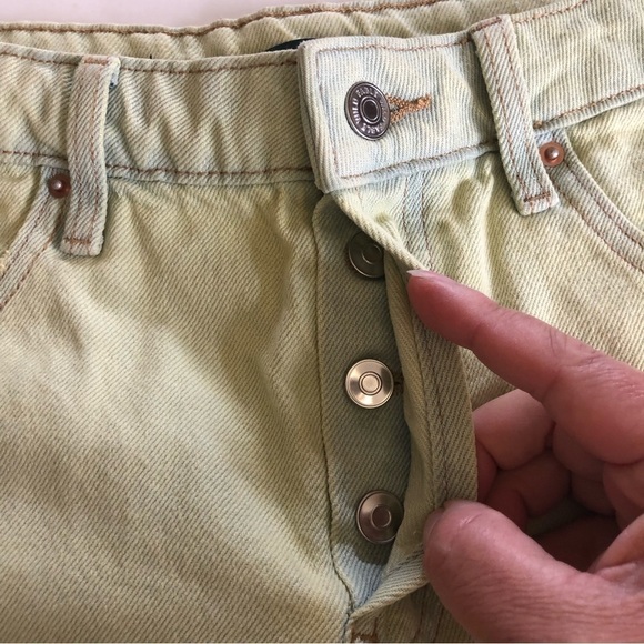 WILD FABLE High Rise Bermuda Raw Hem Distressed Button Fly Jean Shorts Size 6 - Picture 8 of 12